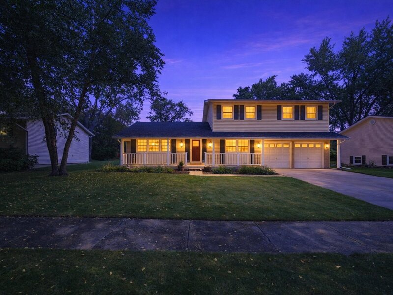 894 E Schirra Drive Palatine IL 60074