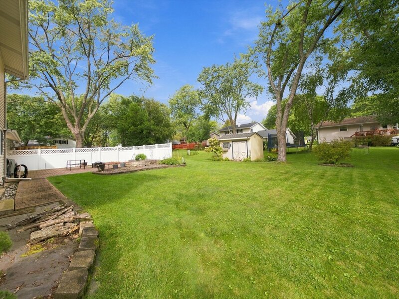 894 E Schirra Drive Palatine IL 60074