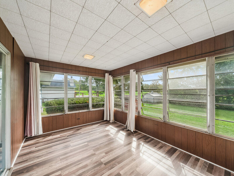 2135 Hawthorne Lane Waukegan IL 60087