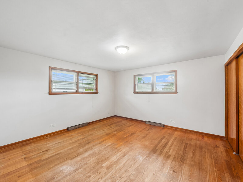 2135 Hawthorne Lane Waukegan IL 60087