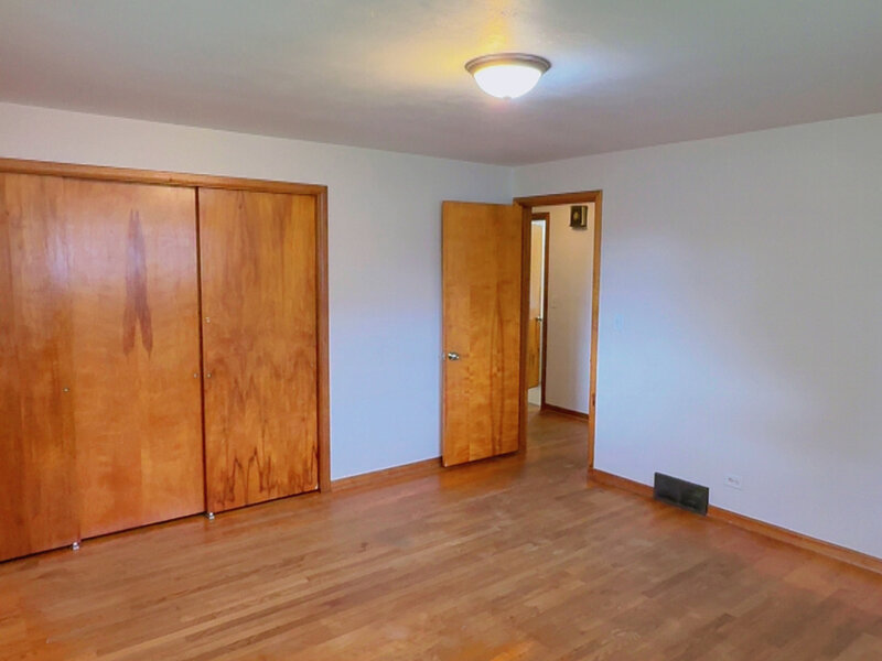 2135 Hawthorne Lane Waukegan IL 60087