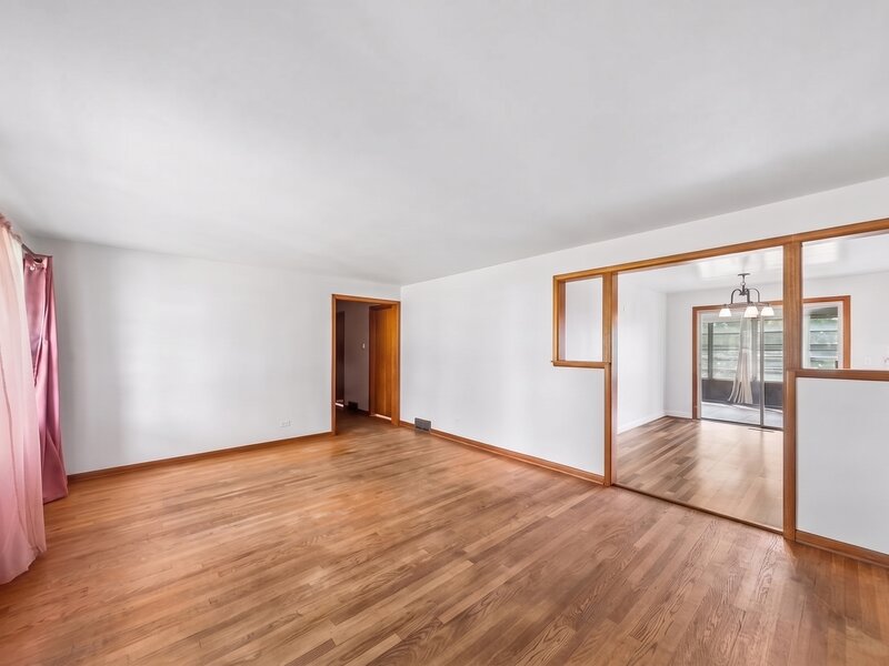 2135 Hawthorne Lane Waukegan IL 60087