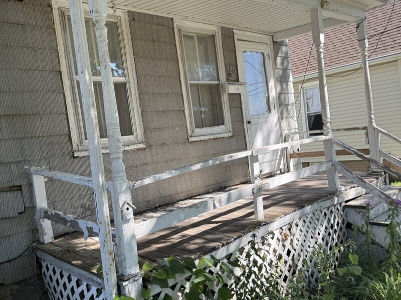 220 1st Street Woodstock IL 60098