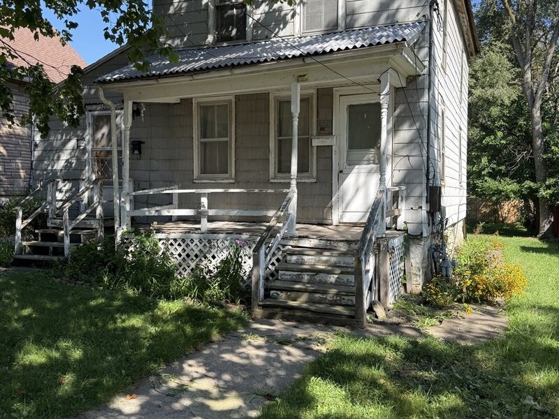 220 1st Street Woodstock IL 60098