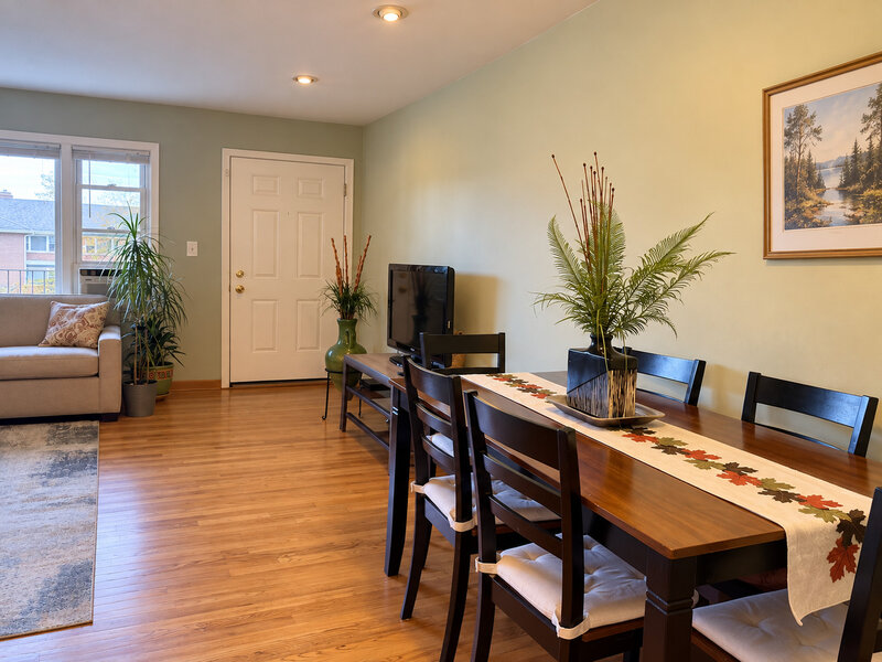 1105 Holiday Lane Des Plaines IL 60016