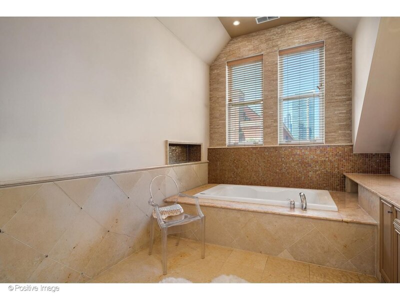1919 S Prairie Avenue Chicago IL 60616