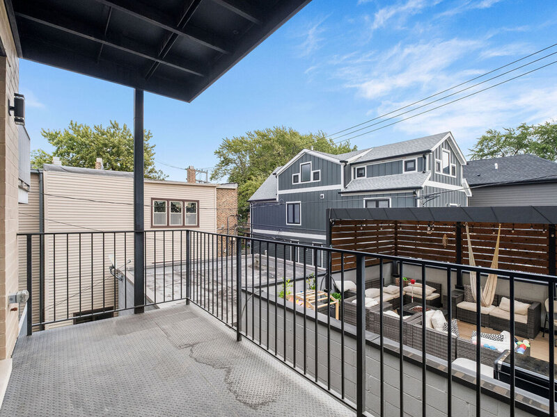 2209 W Belmont Avenue Chicago IL 60618