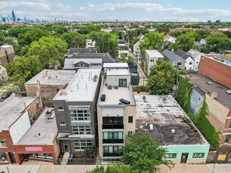 2209 W Belmont Avenue Chicago IL 60618