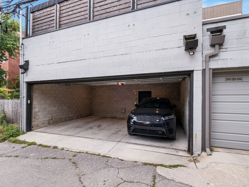 2209 W Belmont Avenue Chicago IL 60618