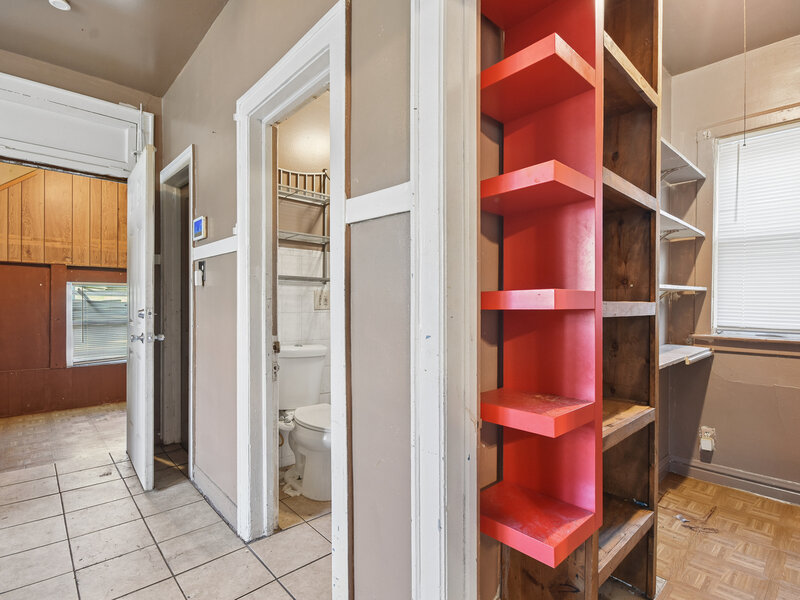8918 S Woodlawn Avenue Chicago IL 60619