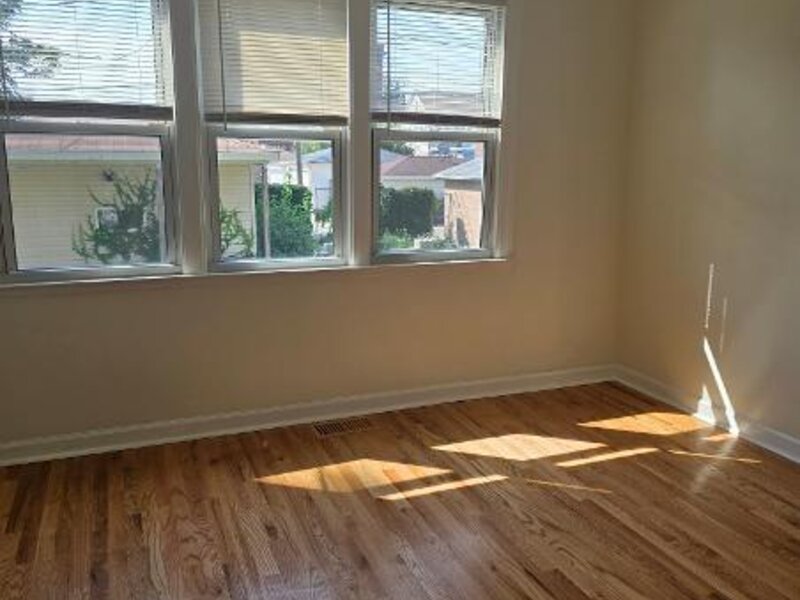 1643 W 35th Street Chicago IL 60609