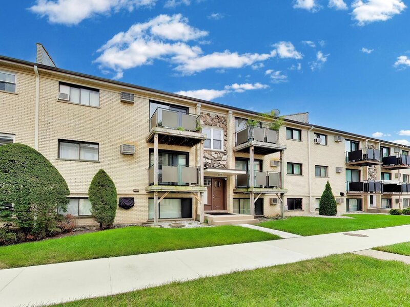 5101 N East River Road Chicago IL 60656