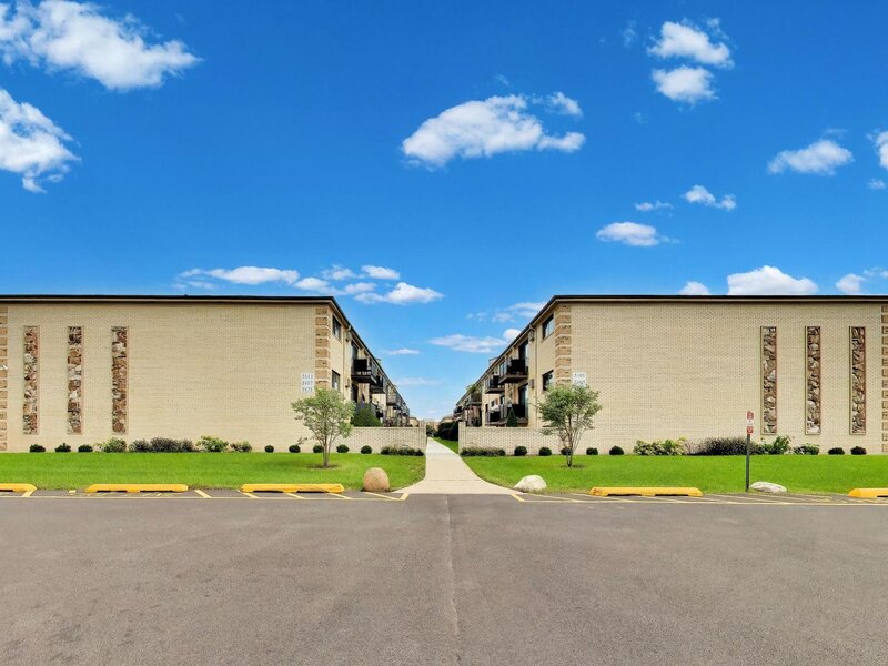 5101 N East River Road Chicago IL 60656