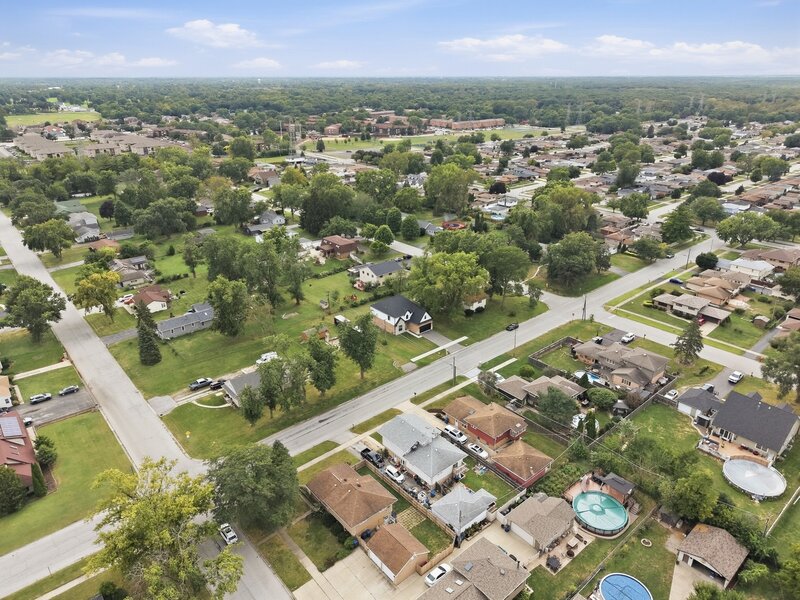 5041 137th Street Crestwood IL 60418