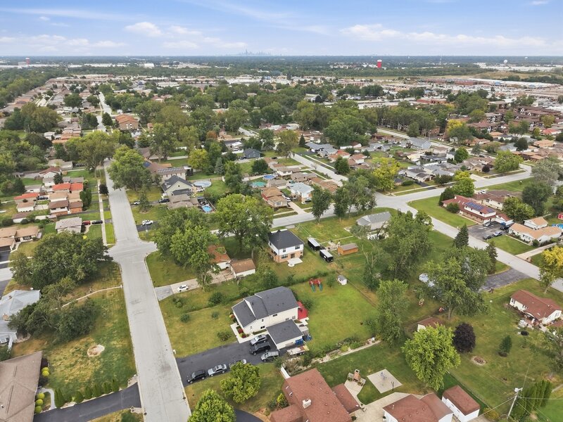 5041 137th Street Crestwood IL 60418