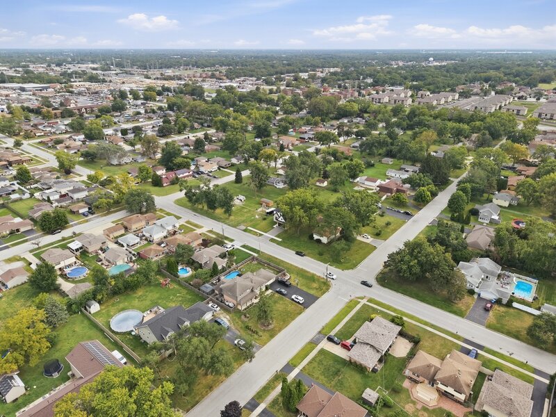 5041 137th Street Crestwood IL 60418