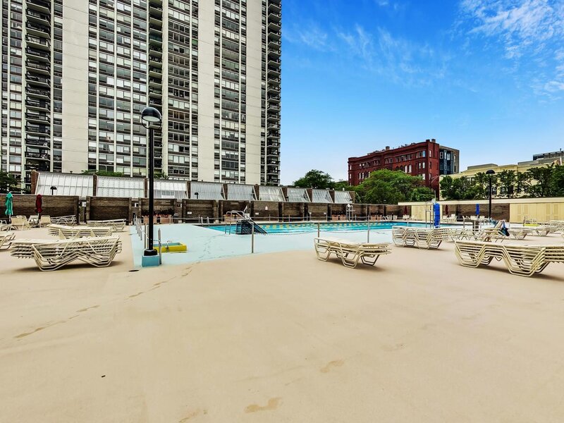 1455 N Sandburg Terrace Chicago IL 60610