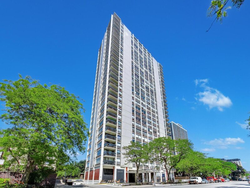 1455 N Sandburg Terrace Chicago IL 60610