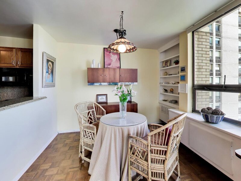 1455 N Sandburg Terrace Chicago IL 60610