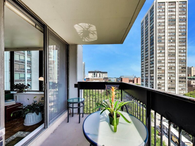 1455 N Sandburg Terrace Chicago IL 60610