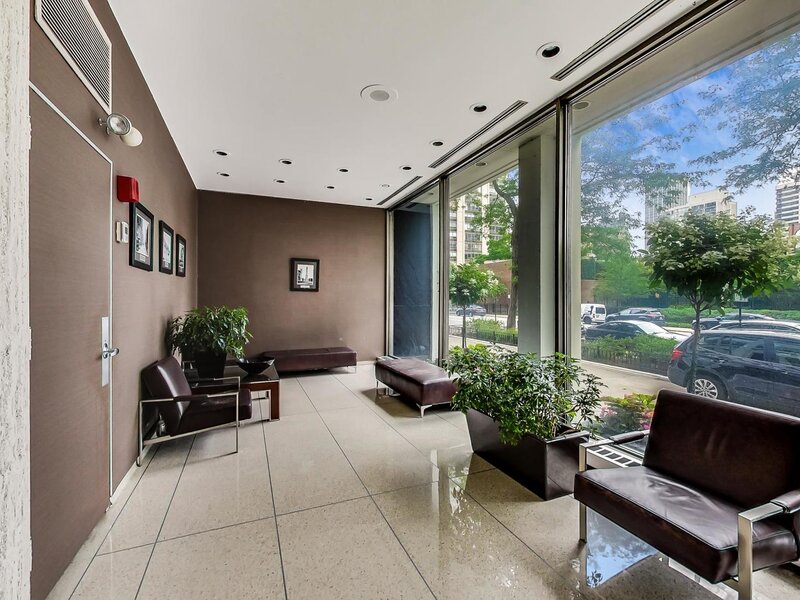 1455 N Sandburg Terrace Chicago IL 60610