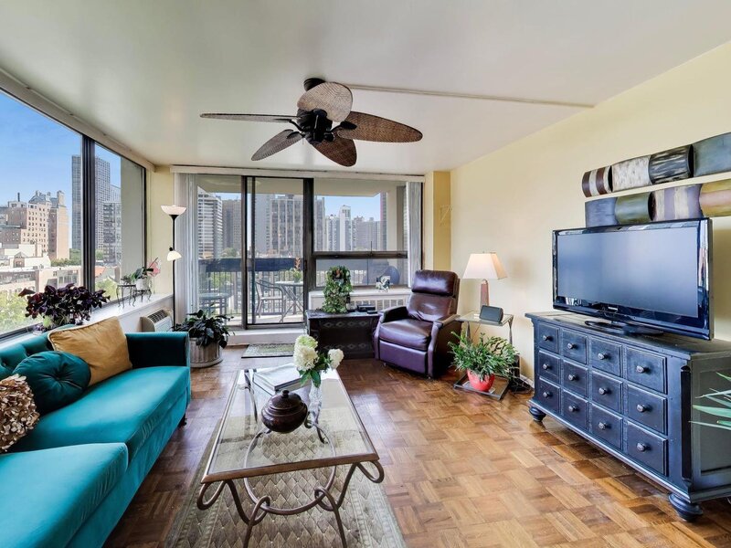 1455 N Sandburg Terrace Chicago IL 60610