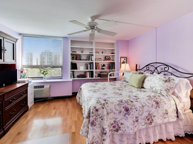 1455 N Sandburg Terrace Chicago IL 60610