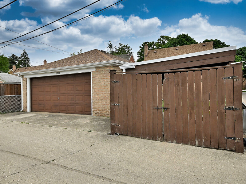 1620 N 73rd Court Elmwood Park IL 60707