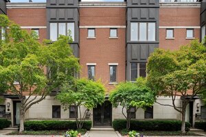 Photo of 460 W Superior Street Chicago IL 60654 Unit 4-5