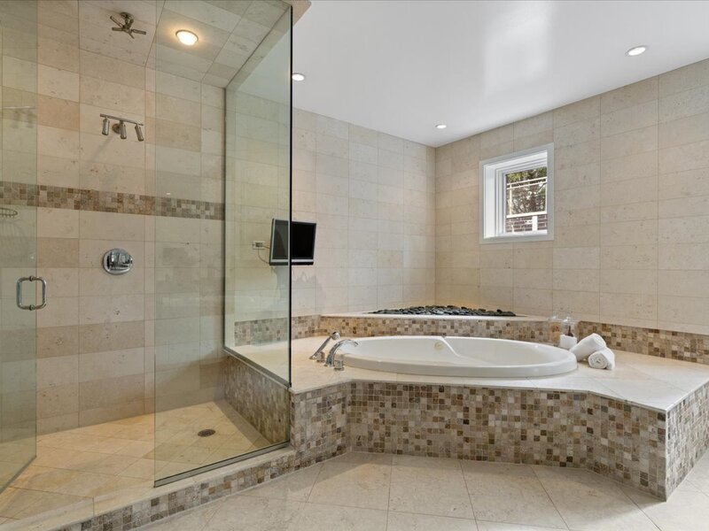 460 W Superior Street Chicago IL 60654