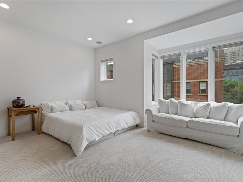 460 W Superior Street Chicago IL 60654