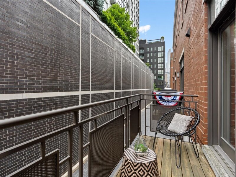460 W Superior Street Chicago IL 60654