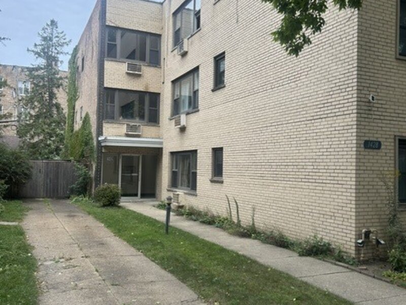 1428 W Fargo Avenue Chicago IL 60626