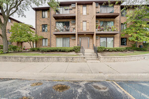 Photo of 611 N Briar Hill Lane Addison IL 60101 Unit 1