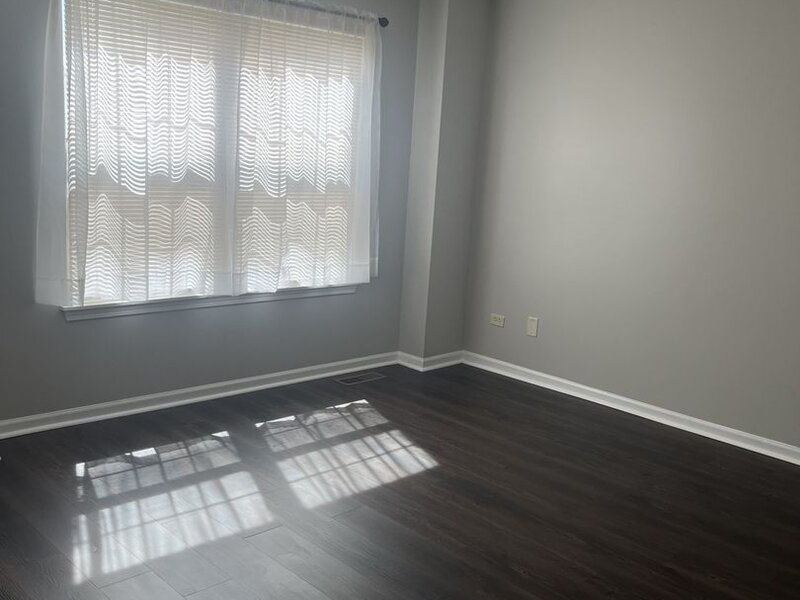 1404 W Split Oak Circle Round Lake Beach IL 60073