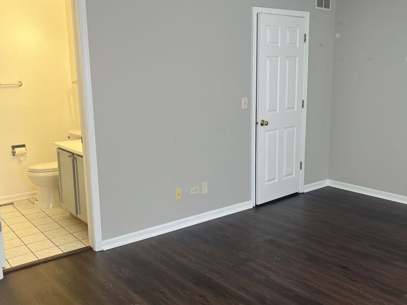 1404 W Split Oak Circle Round Lake Beach IL 60073