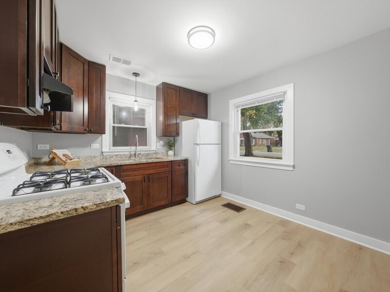 14828 Oak Street Dolton IL 60419