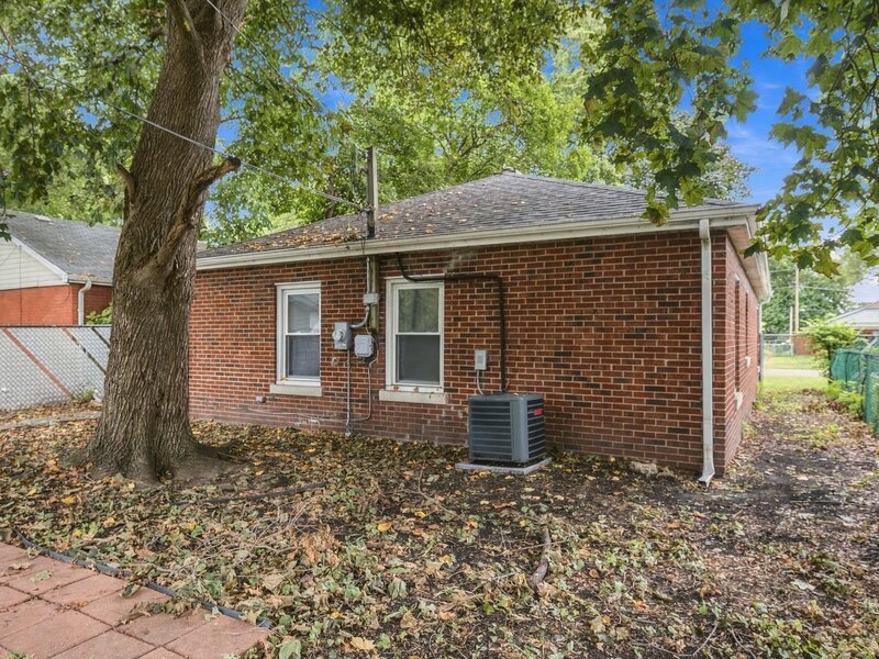 14828 Oak Street Dolton IL 60419