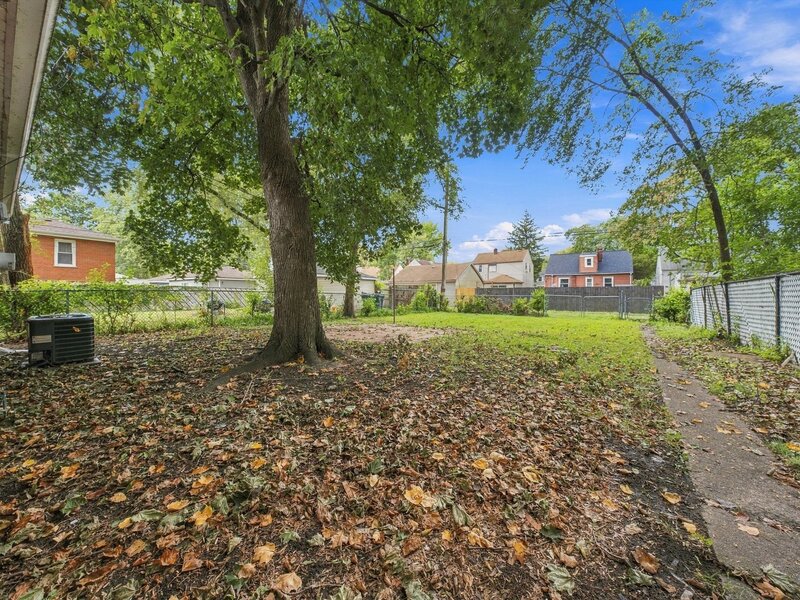 14828 Oak Street Dolton IL 60419