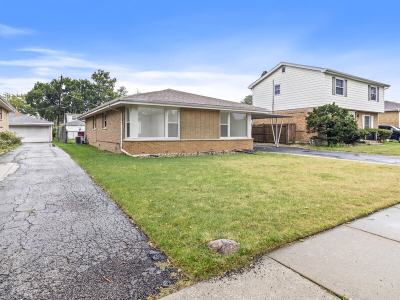 7915 Massasoit Avenue Burbank IL 60459
