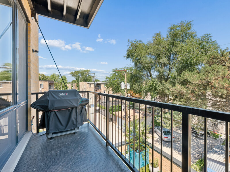 4939 N Damen Avenue Chicago IL 60625