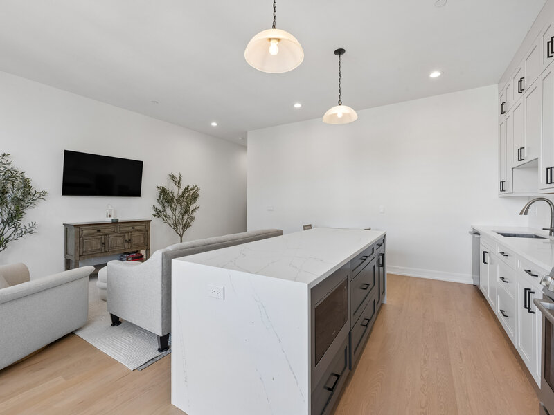 4939 N Damen Avenue Chicago IL 60625