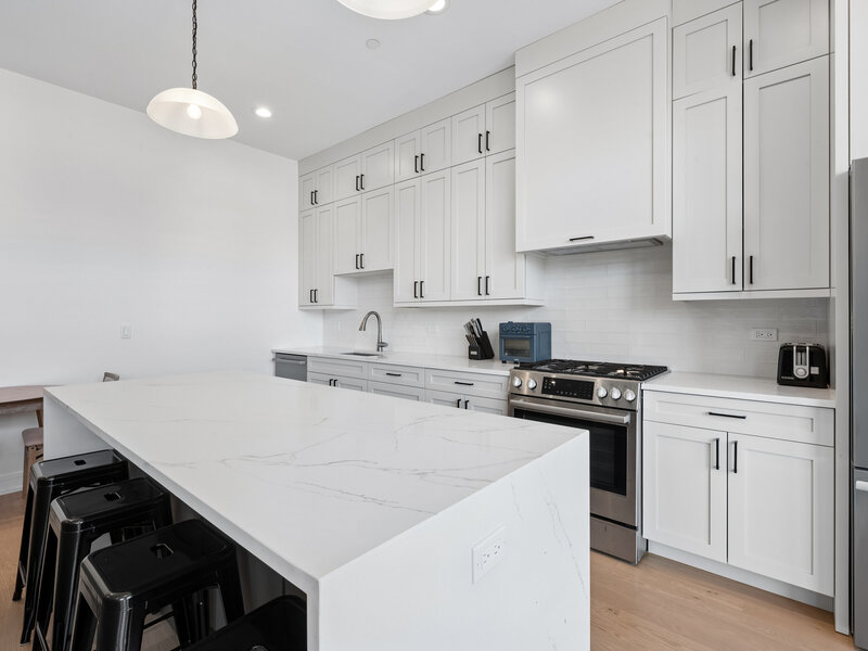 4939 N Damen Avenue Chicago IL 60625