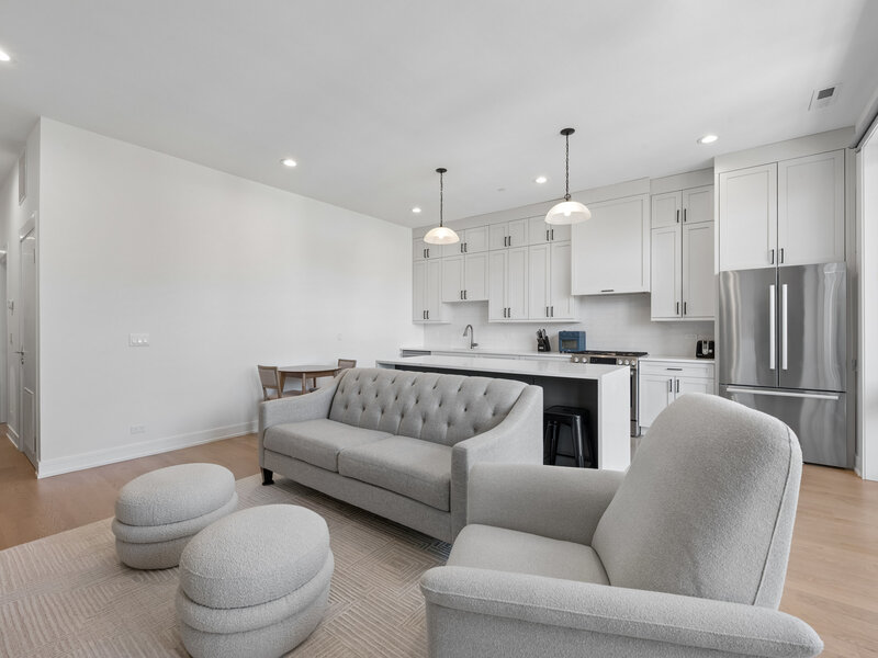 4939 N Damen Avenue Chicago IL 60625