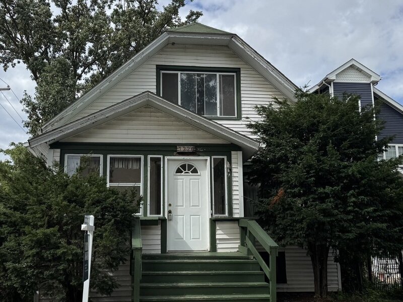 7220 N Hamilton Avenue Chicago IL 60645