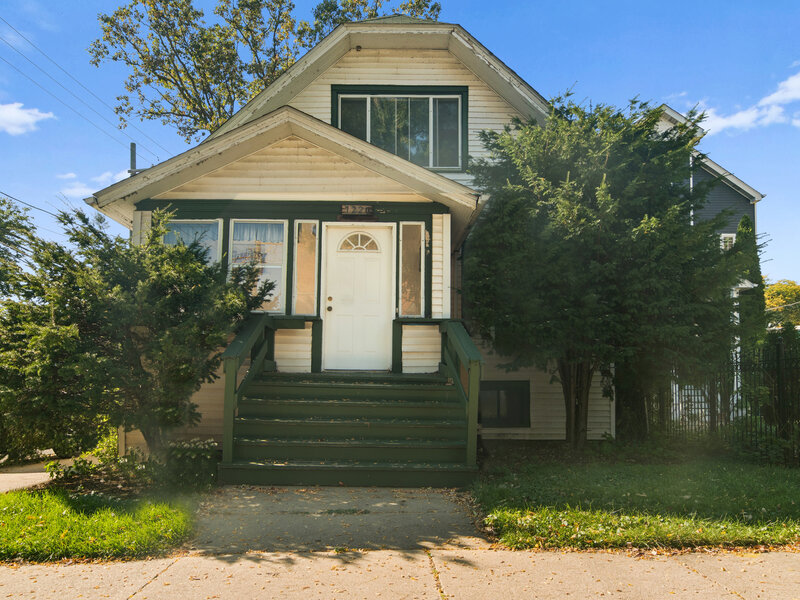 7220 N Hamilton Avenue Chicago IL 60645