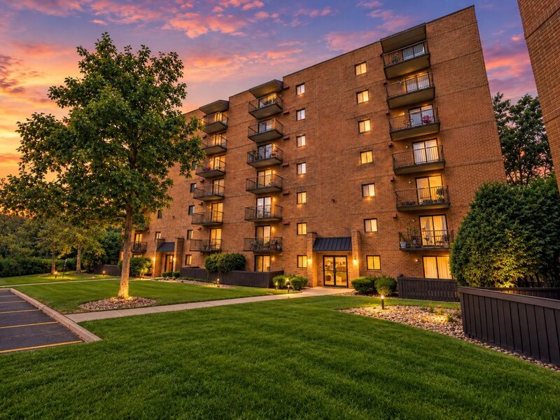 6040 Lake Bluff Drive Tinley Park IL 60477