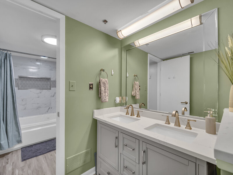 6040 Lake Bluff Drive Tinley Park IL 60477