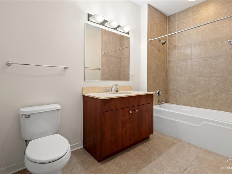 757 N Orleans Street Chicago IL 60654