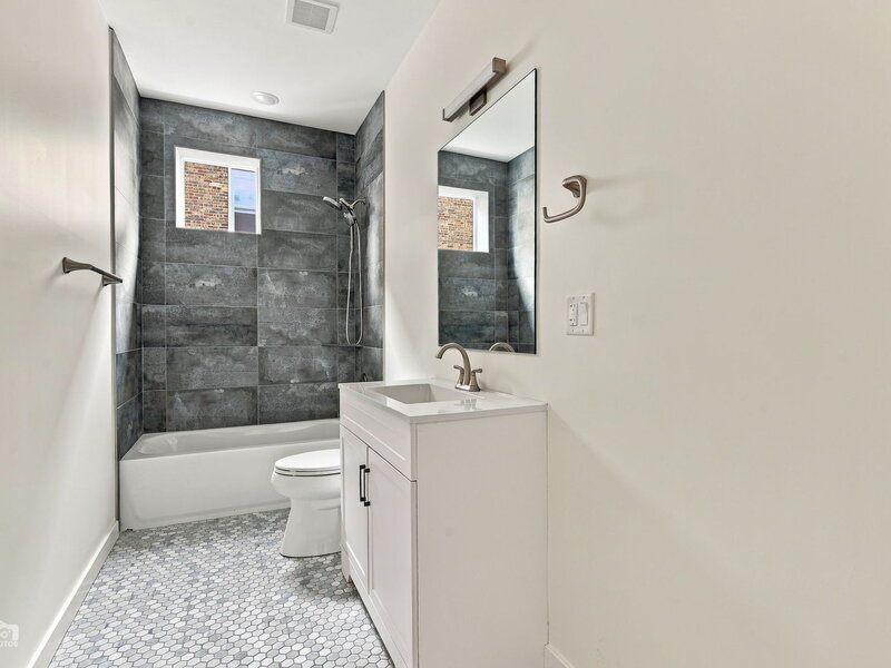 1118 W 19th Street Chicago IL 60608